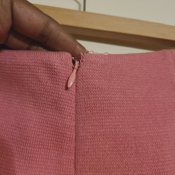 Spiegel | Women's Vintage Two Piece Pink Skirt Suit Set (Size 10) - Picture 13 of 16